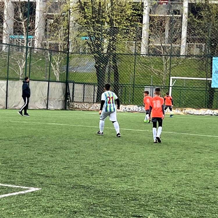 3 kids sport