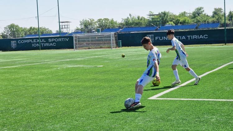 3 kids sport