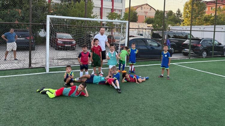 3 kids sport
